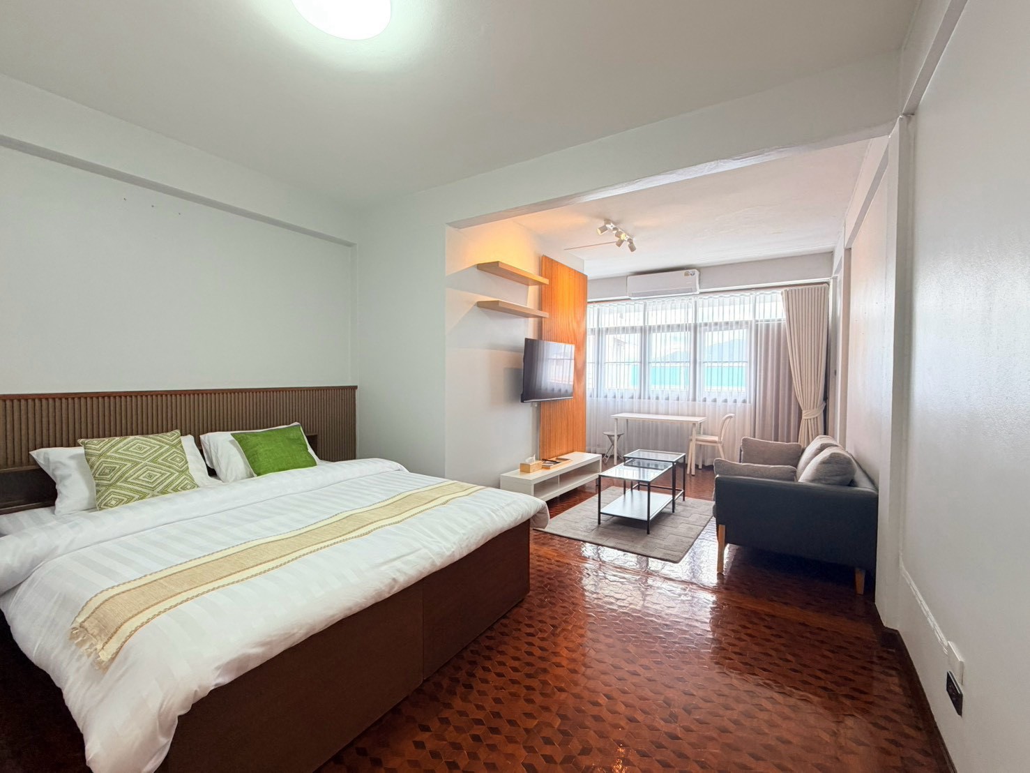 Suite with Mountain View