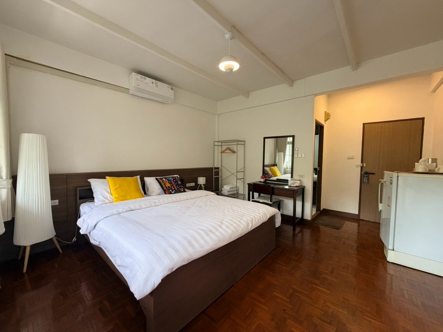ห้องสุพีเรียร์พร้อมระเบียง - Sabai House Hotel